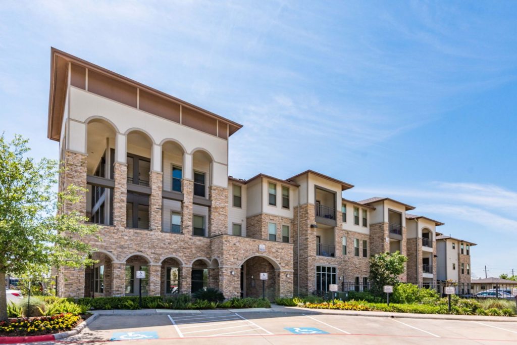 Grand Mason at Waterside Estates Premier Corporate Housing