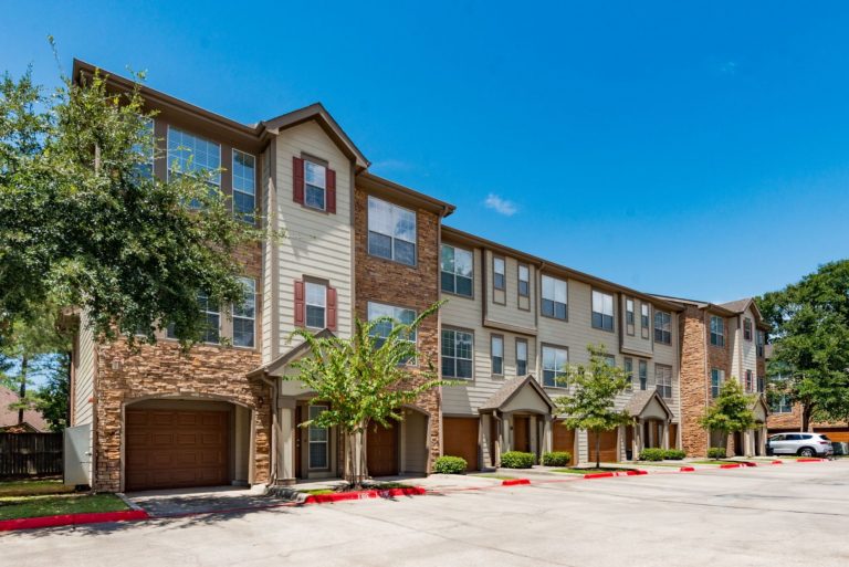 Grove Sterling Ridge Premier Corporate Housing