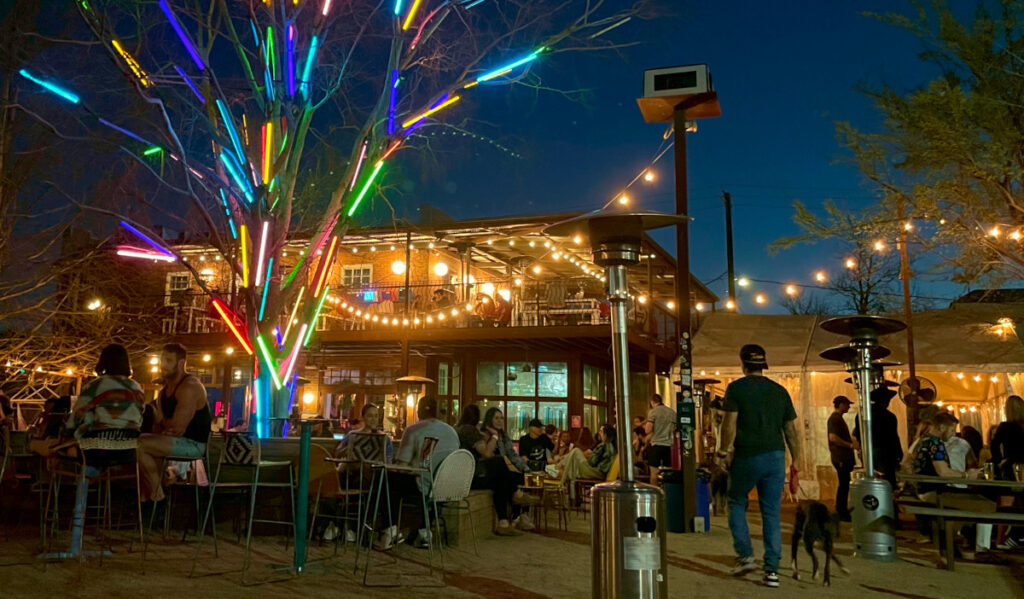 houston-nightlife-the-best-bars-in-midtown-13-axelrad-1024x599 Houston Nightlife