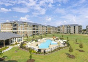 Bell-Frisco-at-Main-exterior